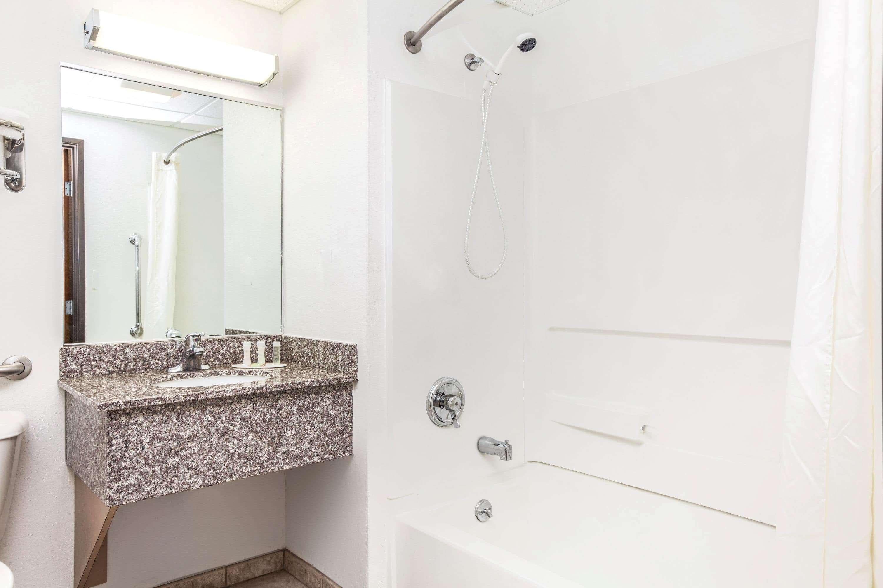 Super 8 By Wyndham Mahwah Hotel Ngoại thất bức ảnh